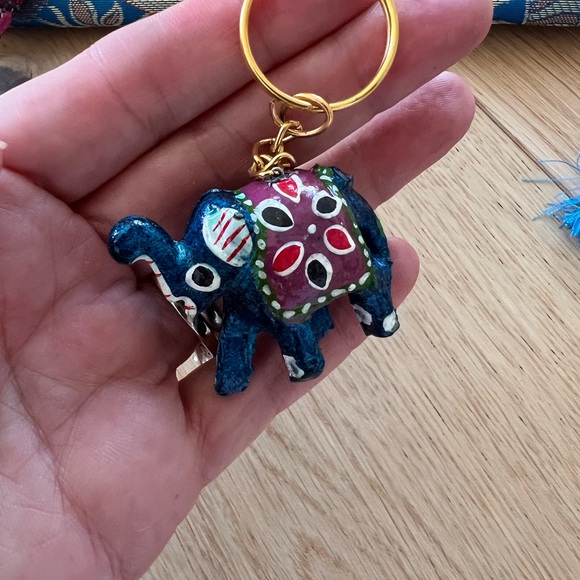 Blue Silk Elephant Clutch, Mosaic Pen and keyring. 3 pc set - Picture 3 of 12